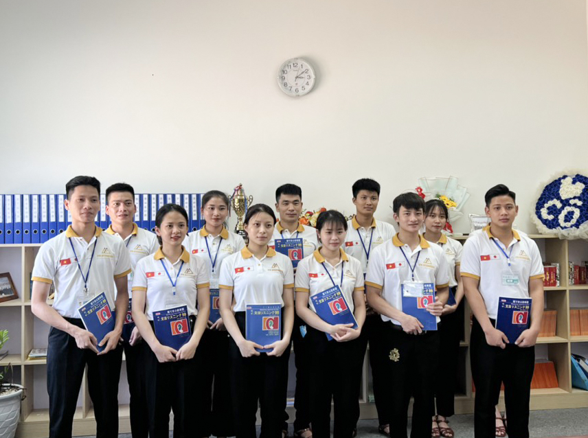 Xuất khẩu lao động